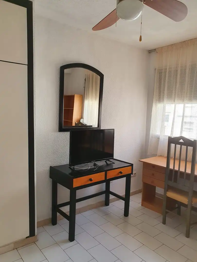 Bedroom of Study for rent in Granada  with Air Conditioner, Heating and Furnished