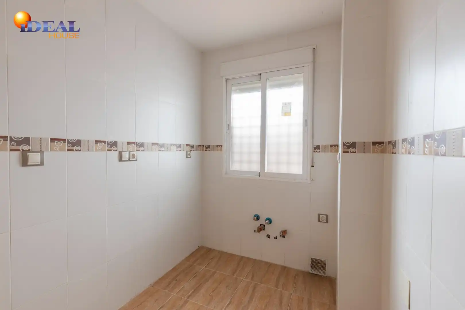 Badezimmer von Wohnung zum Verkauf in Güevéjar mit Balkon