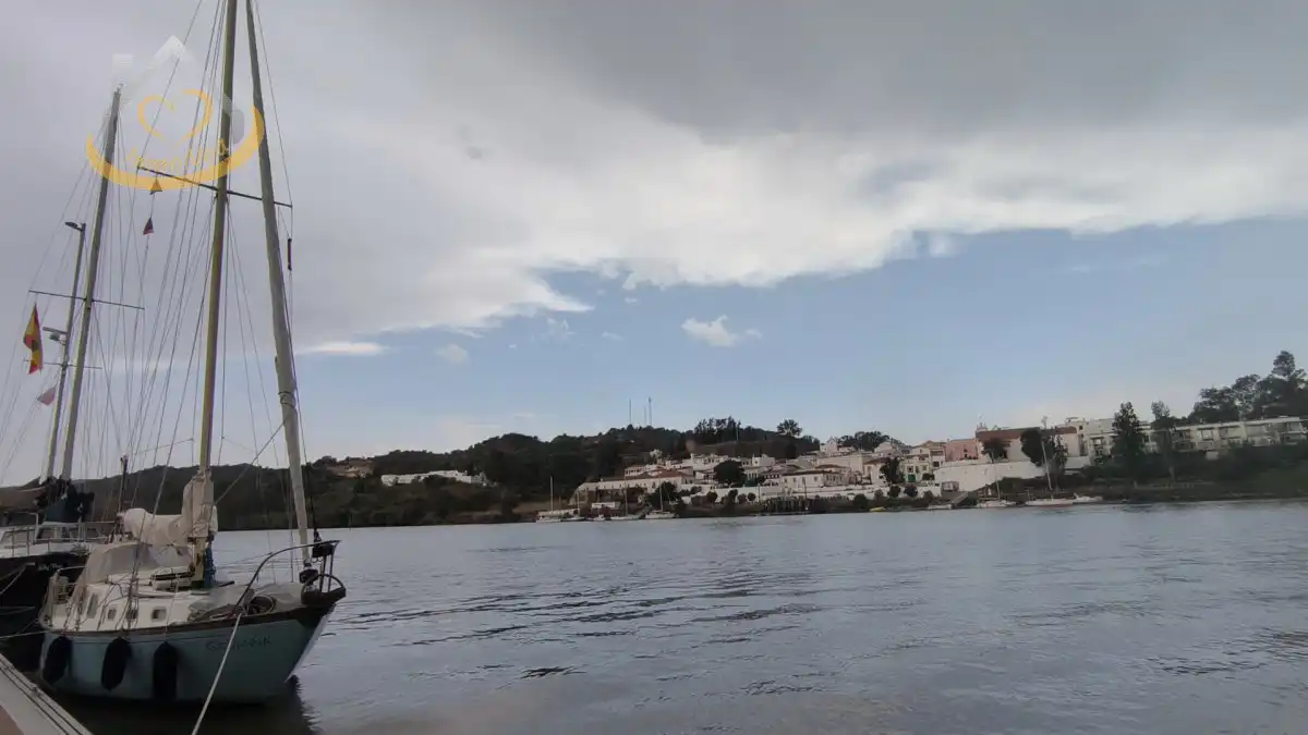 Vista exterior de Casa o xalet en venda en Sanlúcar de Guadiana amb Jardí privat, Terrassa i Moblat