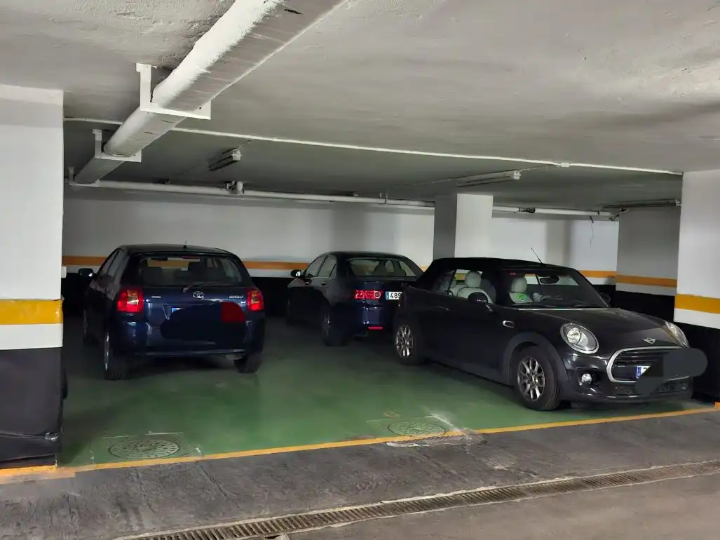Parking de Piso en venta en Getxo  con Calefacción, Terraza y Trastero