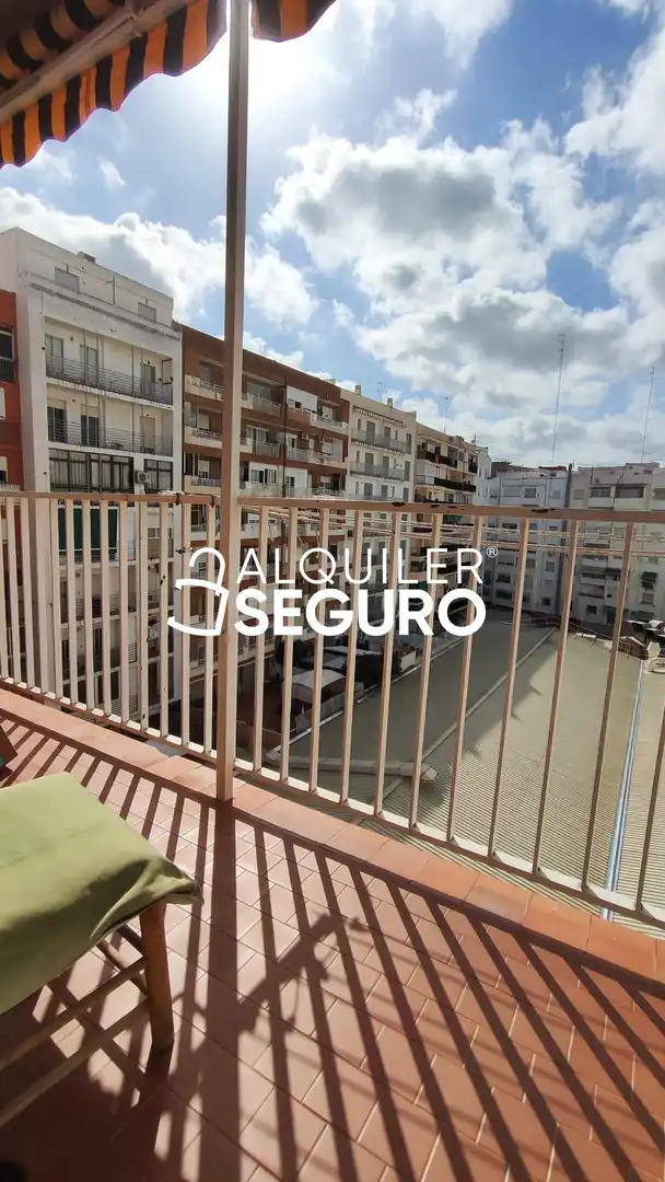 Exterior view of Flat for rent in Valencia  with Air Conditioner, Heating and Terrace