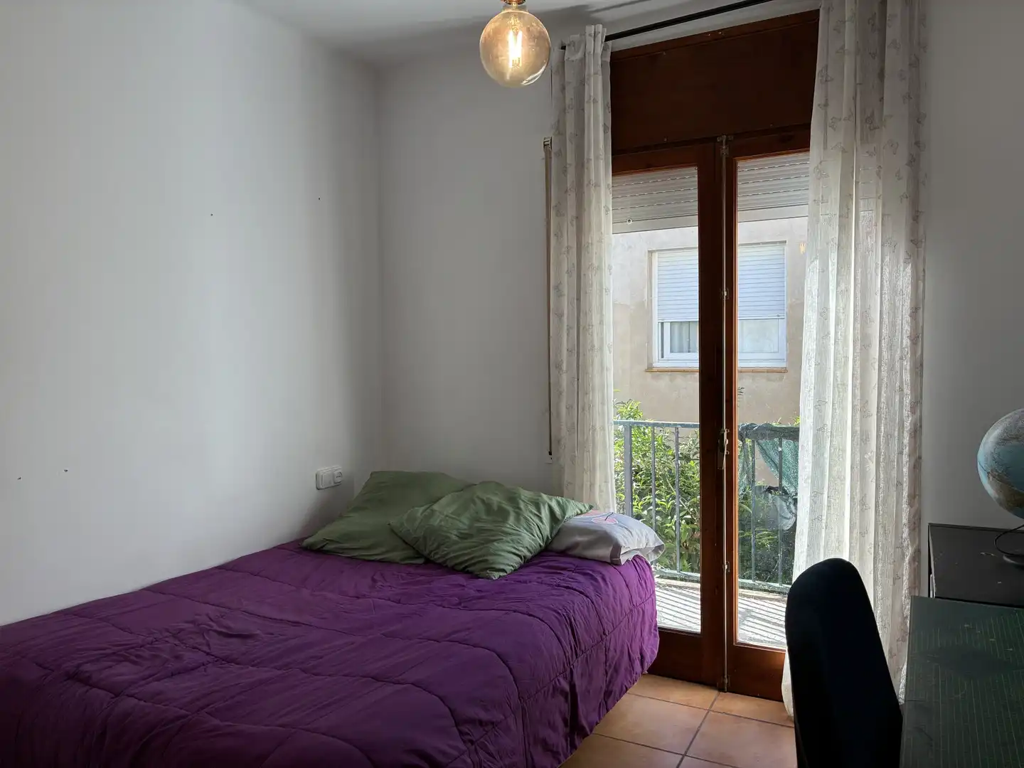 Habitación de Casa adosada en venta en Sant Feliu de Guíxols con Calefacción, Trastero y Balcón