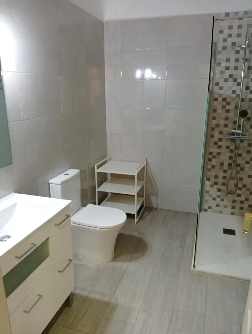 Baño de Oficina de alquiler en Málaga