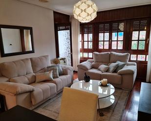 Living room of Flat for sale in Vigo   with Heating, Parquet flooring and Storage room