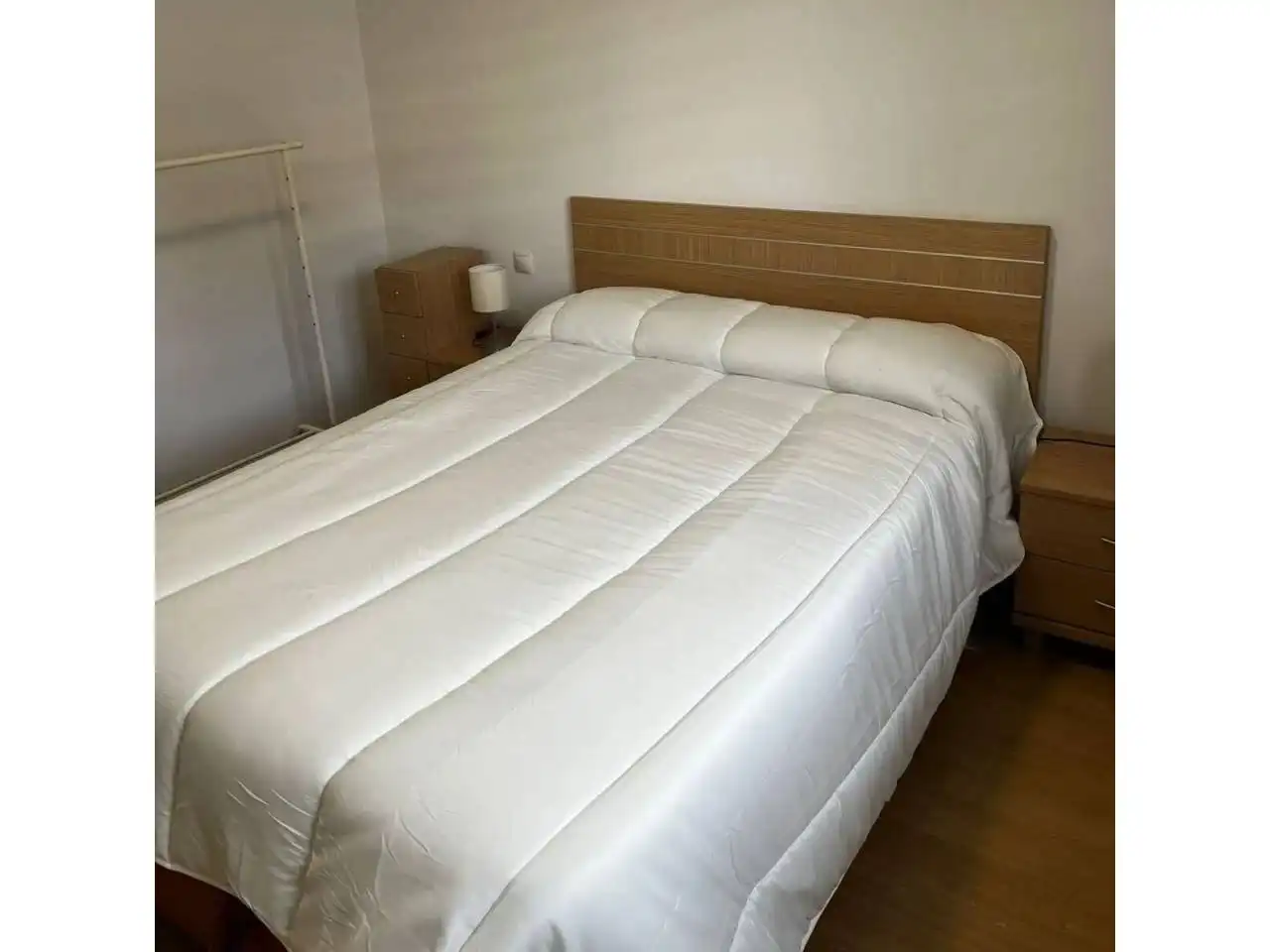 Dormitori de Estudi en venda en Barcelona amb Aire condicionat, Moblat i Alarma