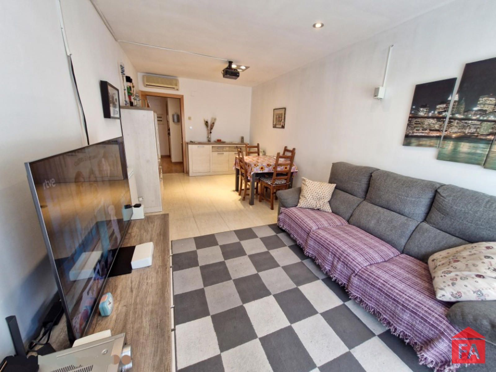 Living room of Flat for sale in El Vendrell  with Air Conditioner, Heating and Terrace