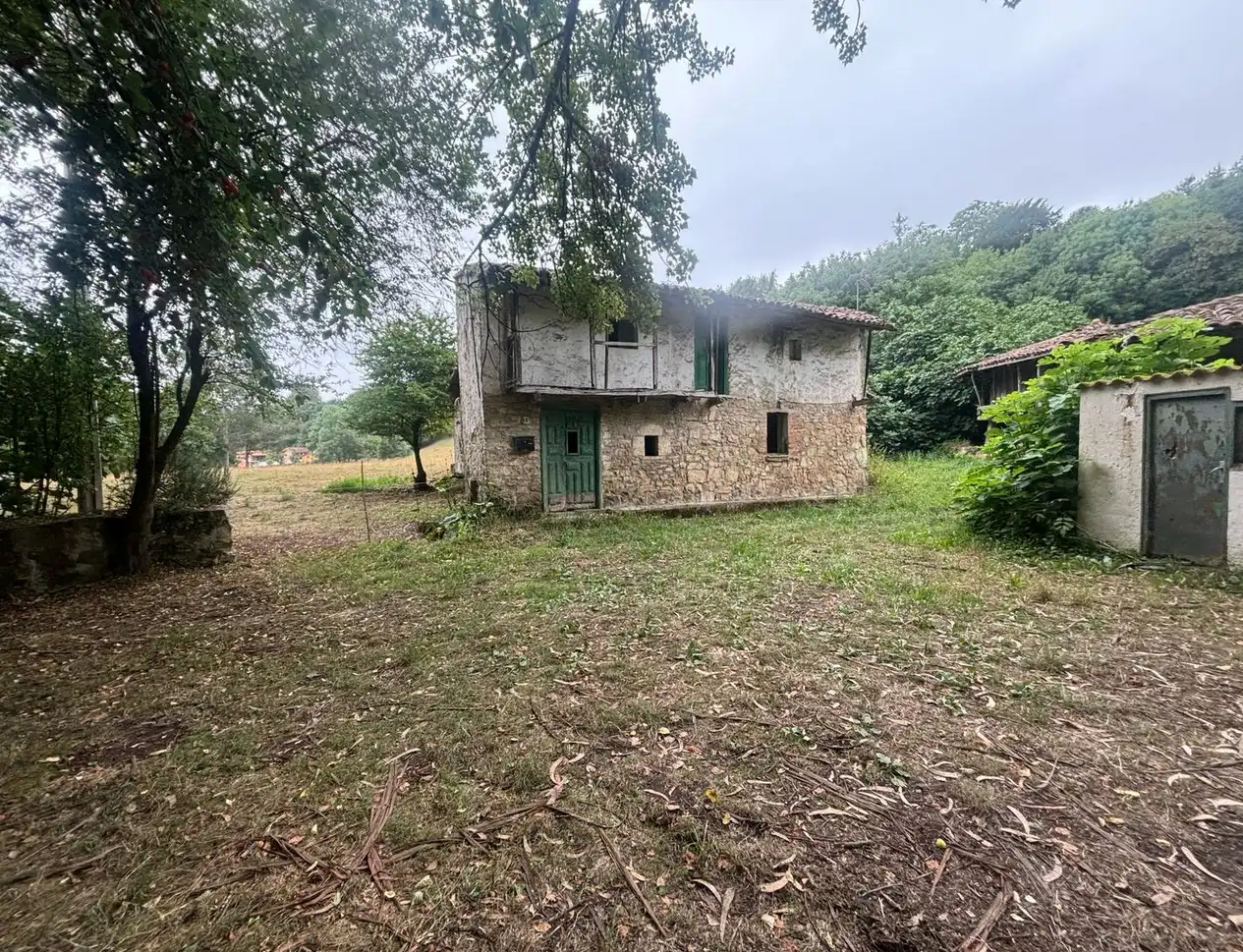 Finca rústica en venda en Gijón  amb Jardí privat
