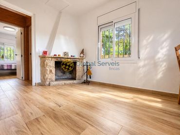 Casa con jardín en venta en calle Bruc