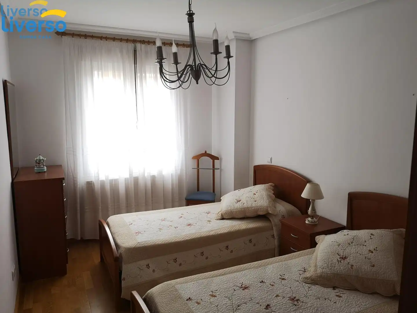 Schlafzimmer von Einfamilien-Reihenhaus zum Verkauf in Pradoluengo mit Heizung, Privatgarten und Parkett