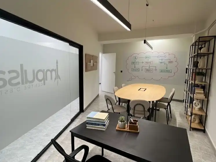 Büro zur Miete in Quart de Poblet mit Klimaanlage, Heizung und Möbliert