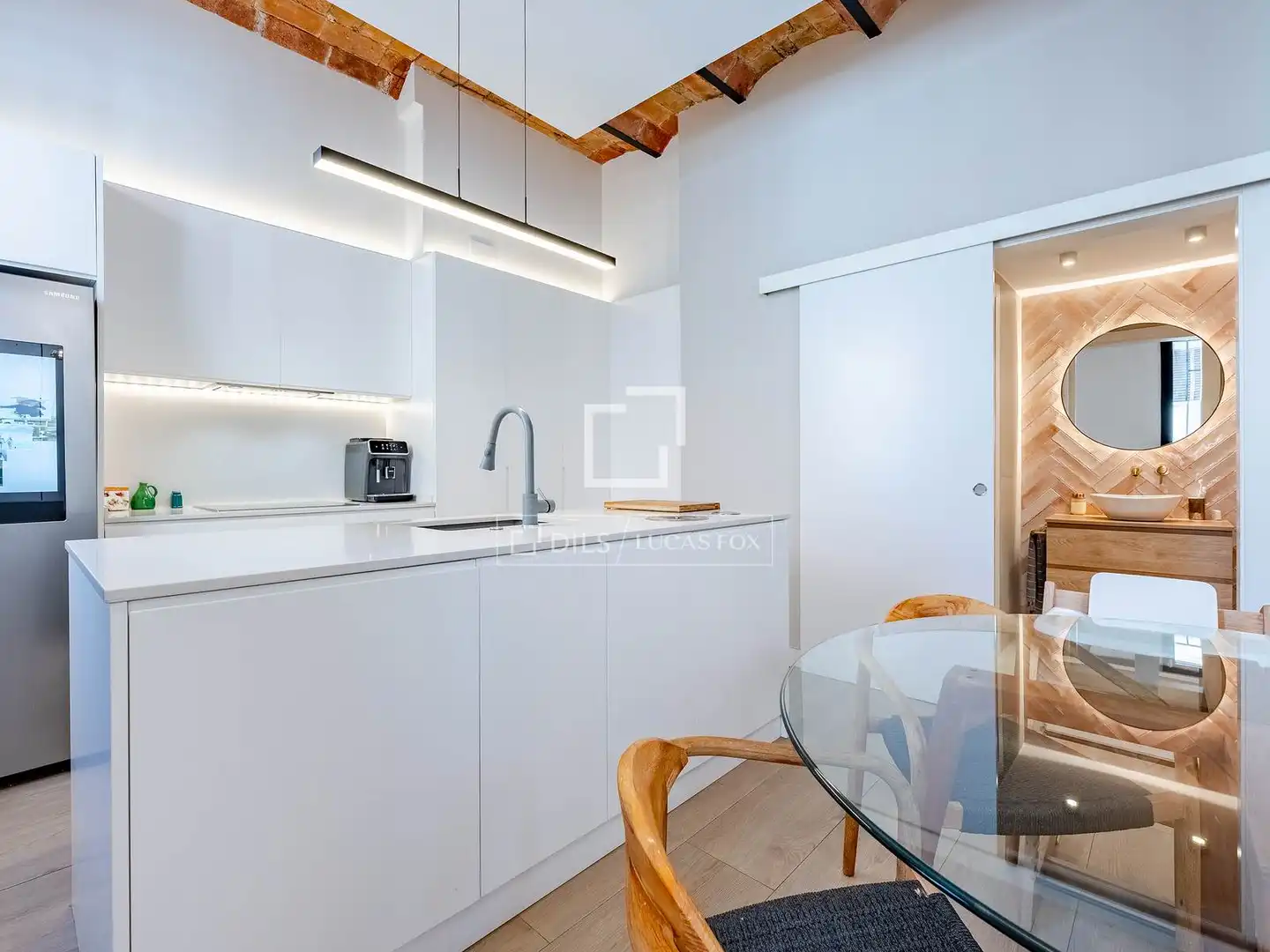 Cocina de Casa o chalet en venta en Cornellà de Llobregat con Aire acondicionado, Terraza y Balcón