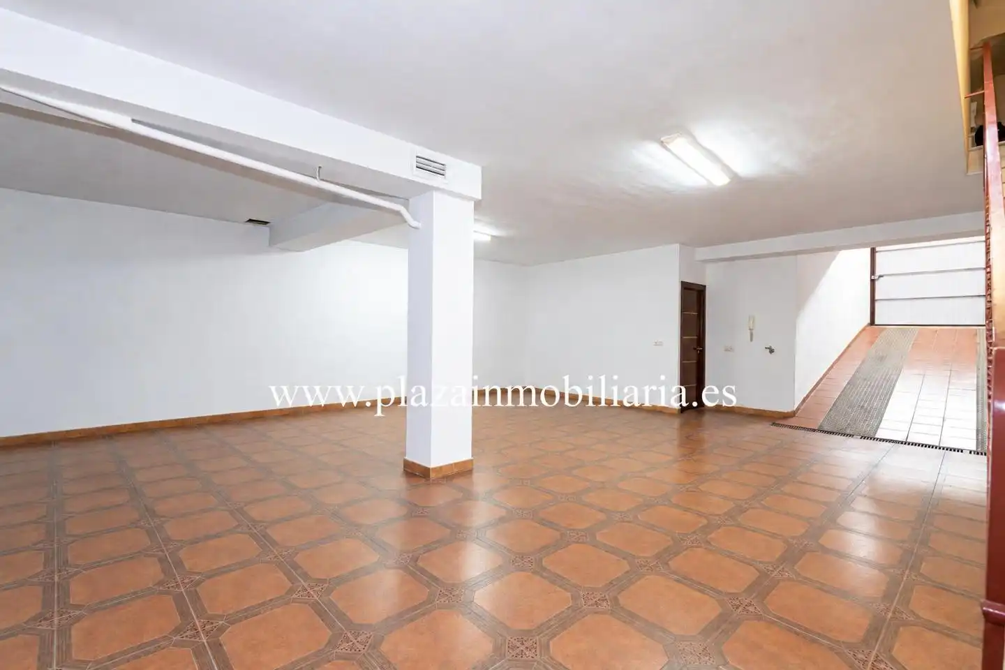 Casa amb balcó en venda a Jardin Lucena, imagen 35
