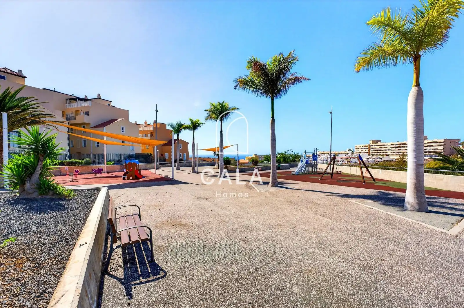 Vista exterior de Dúplex en venda en Adeje amb Aire condicionat, Calefacció i Parquet