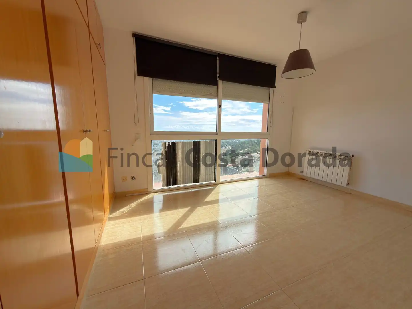Vista exterior de Casa o xalet en venda en Cubelles amb Aire condicionat, Calefacció i Jardí privat