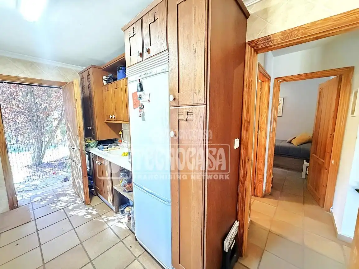 Cuina de Casa o xalet en venda en Arcas del Villar amb Calefacció, Jardí privat i Traster