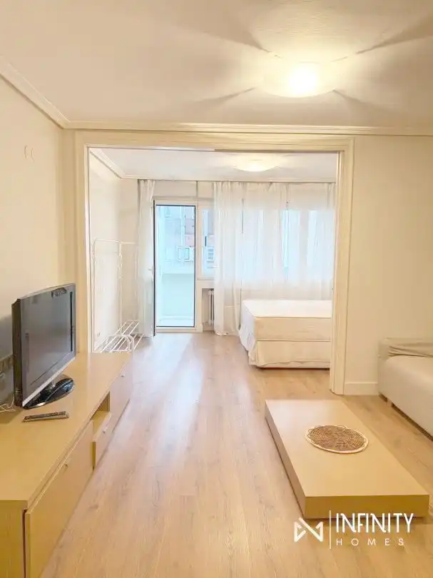 Habitación de Piso en venta en Bilbao  con Calefacción, Terraza y Balcón