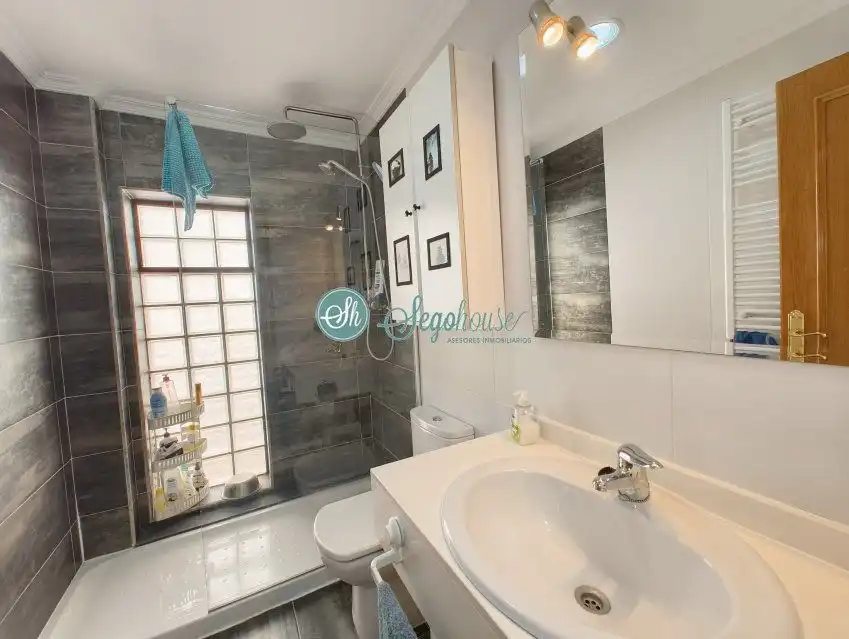 Baño de Casa o chalet en venta en Segovia con Calefacción y Trastero