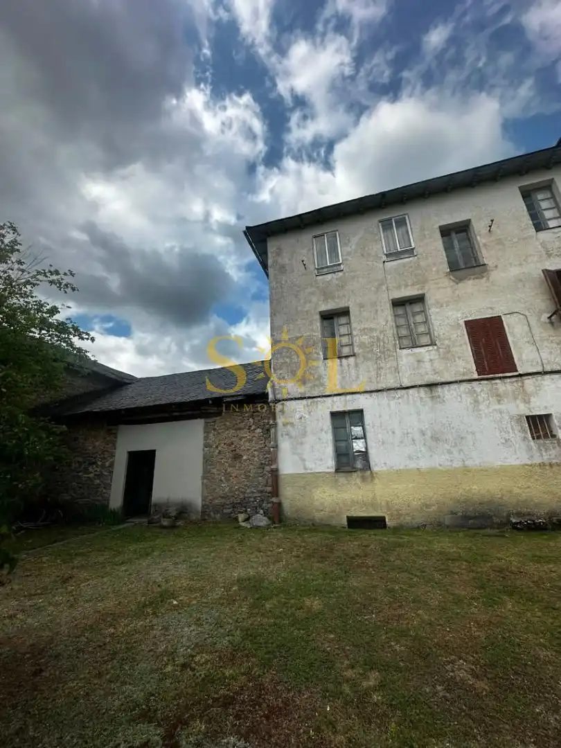 Vista exterior de Casa o chalet en venta en Cabrillanes con Calefacción y Jardín privado