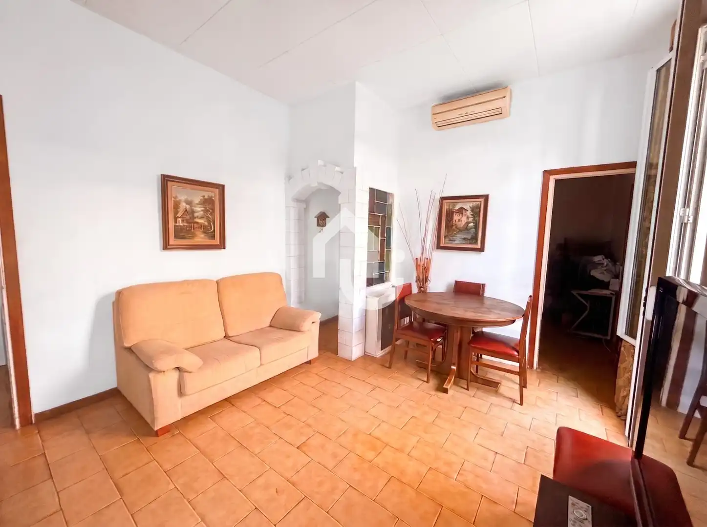 Wohnzimmer von Erdgeschoss zum Verkauf in Barcelona mit Abstellraum