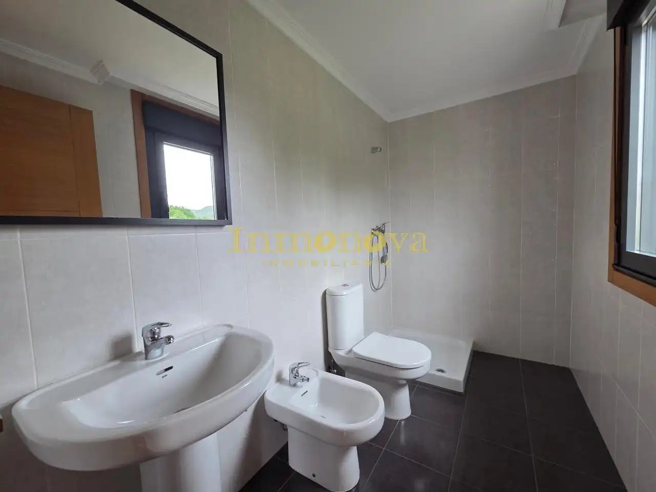 Baño de Piso en venta en Salceda de Caselas con Calefacción y Trastero
