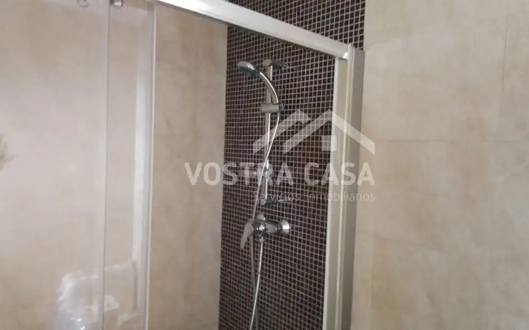 Bathroom of Detached homes for sale in Requena  with Air Conditioner, Heating and Alarm