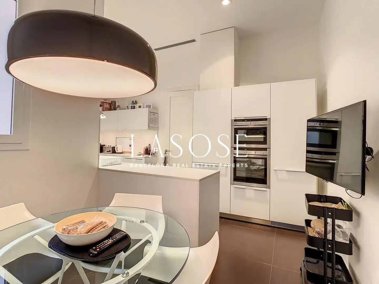 Cuina de Apartament de lloguer en Barcelona amb Aire condicionat, Parquet i Balcó
