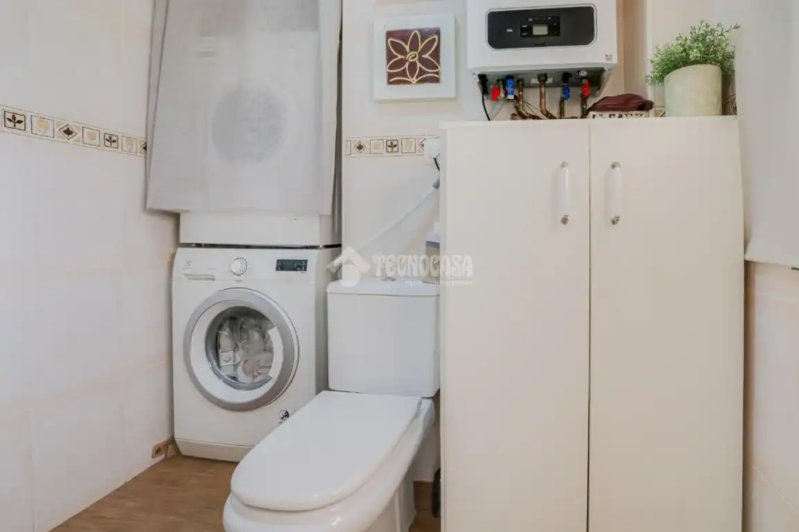 Bathroom of Flat for sale in Ripollet  with Air Conditioner, Heating and Terrace