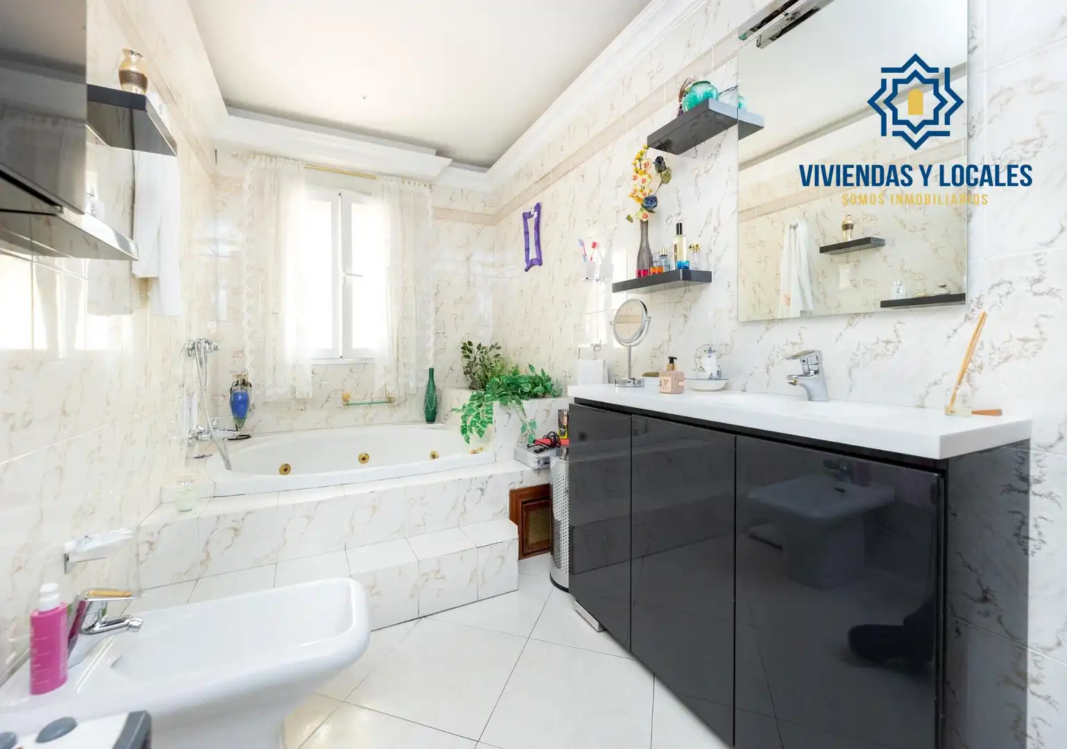 Baño de Casa o chalet en venta en Alfacar con Aire acondicionado, Calefacción y Jardín privado