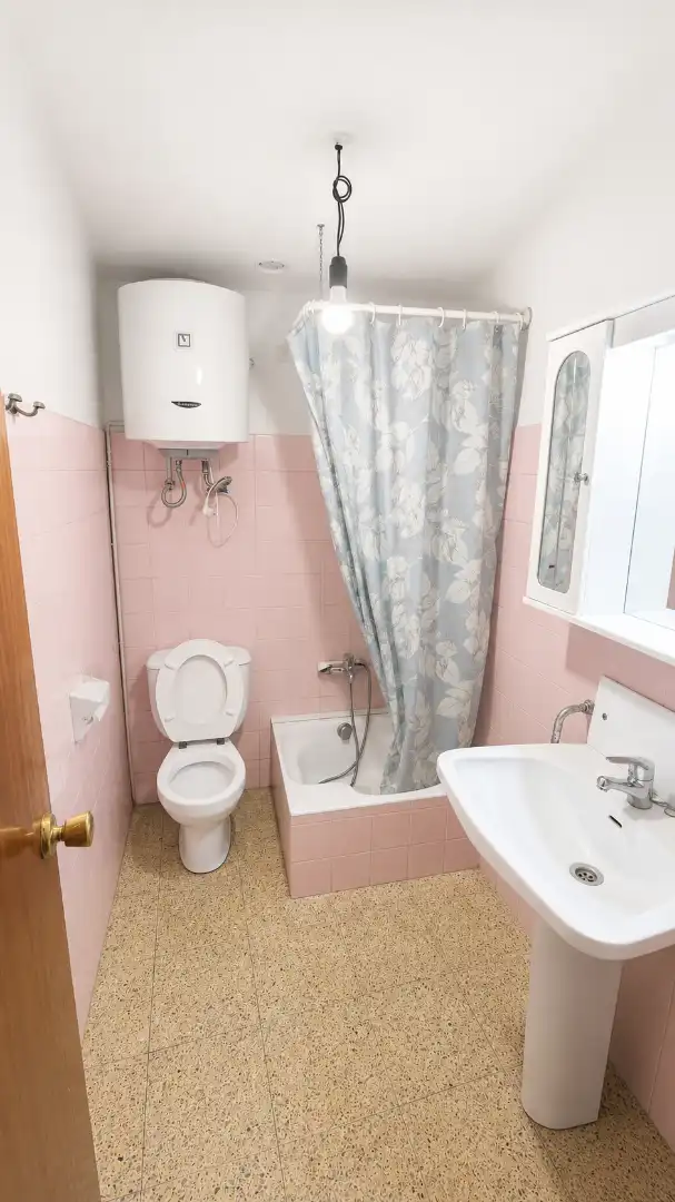 Baño de Dúplex en venta en La Bisbal d'Empordà con Terraza, Balcón y Internet