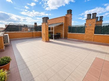 Penthouse with balcony for sale in El Rabal