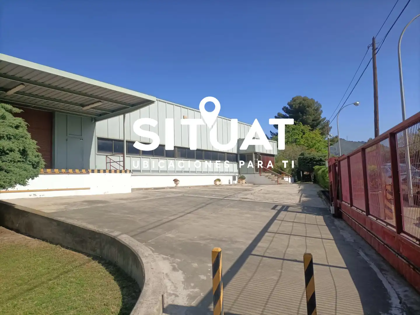 Vista exterior de Nave industrial en venta en Sant Just Desvern con Calefacción y Alarma