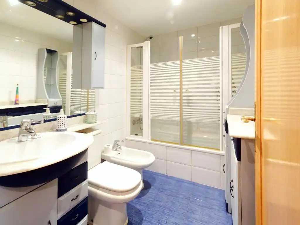Baño de Piso de alquiler en Móstoles con Calefacción
