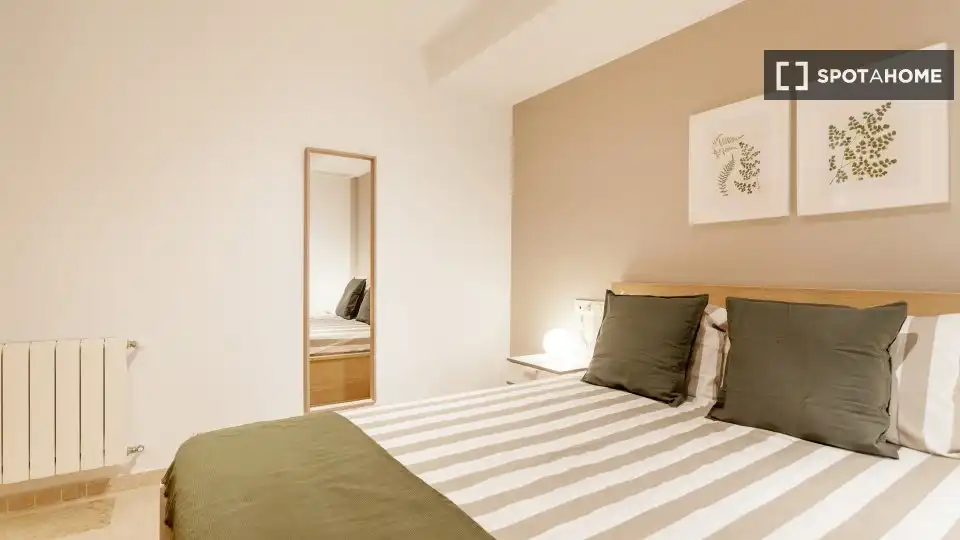 Bedroom of Flat for rent in Valencia  with Air Conditioner, Heating and Furnished