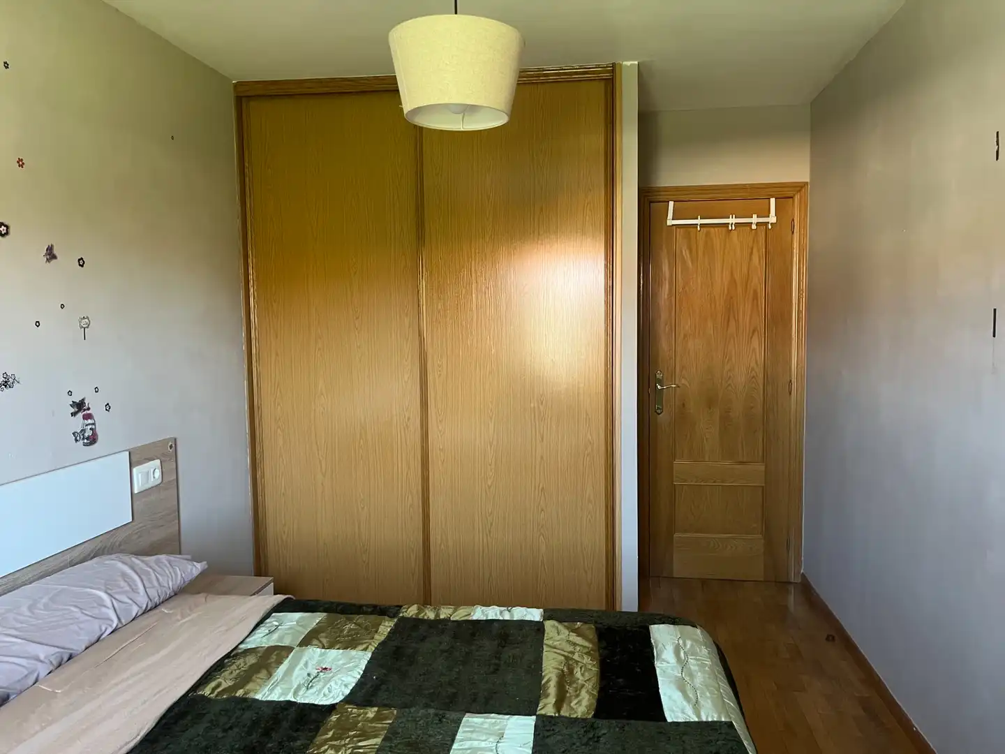 Dormitori de Casa adosada en venda en Monterrubio de Armuña amb Calefacció, Jardí privat i Parquet