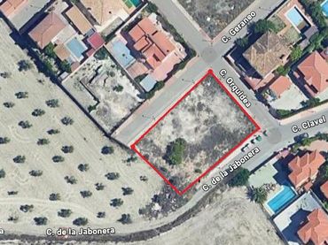 Terreno residencial en venta en Calle del Geranio 29