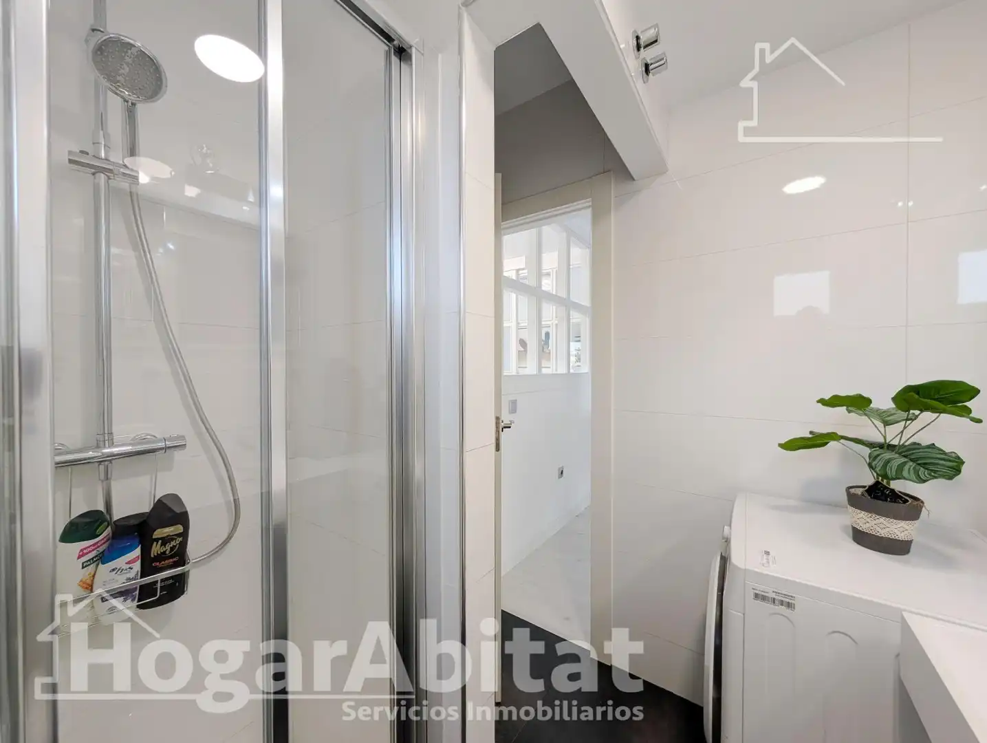 Bathroom of Flat for sale in Elche / Elx  with Air Conditioner, Heating and Parquet flooring