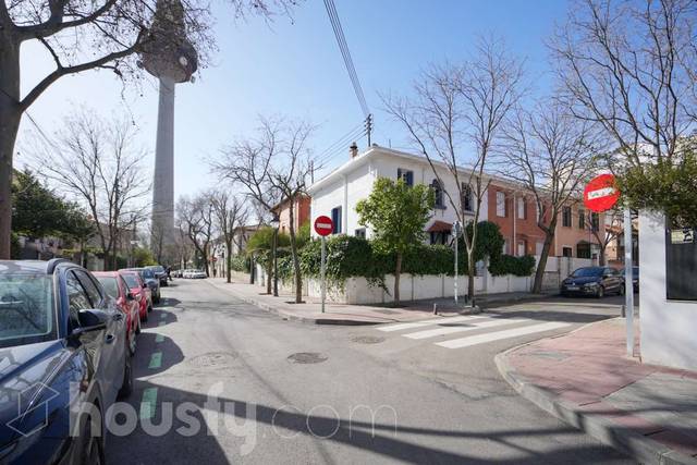 Casa-chalet en Venta en Calle León Bonnat, . en Fuente del Berro