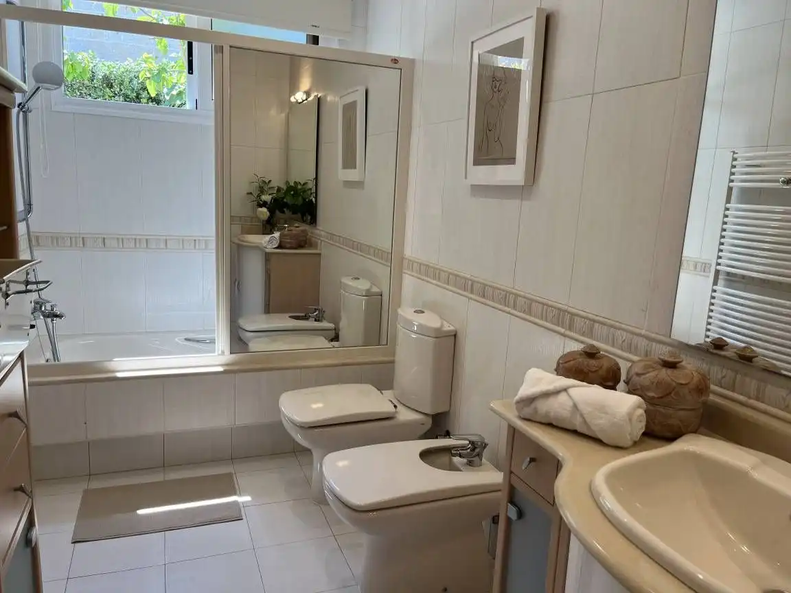 Baño de Finca rústica de alquiler en Baiona con Jardín privado, Terraza y Piscina