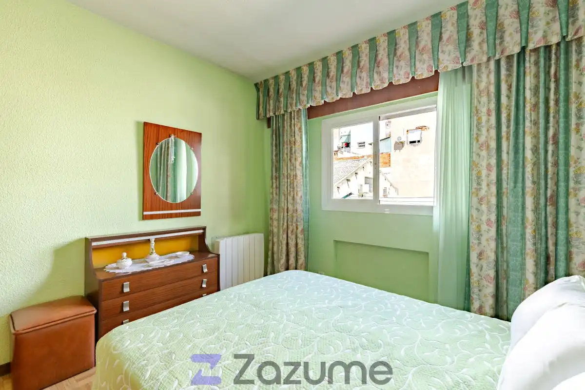 Bedroom of Flat for rent in Madrid  with Heating, Parquet flooring and Terrace