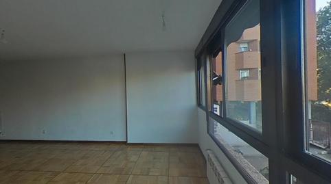 Foto 3 de Piso en venta en Calle de Javier de Miguel, 23, Palomeras Bajas,  Madrid Capital