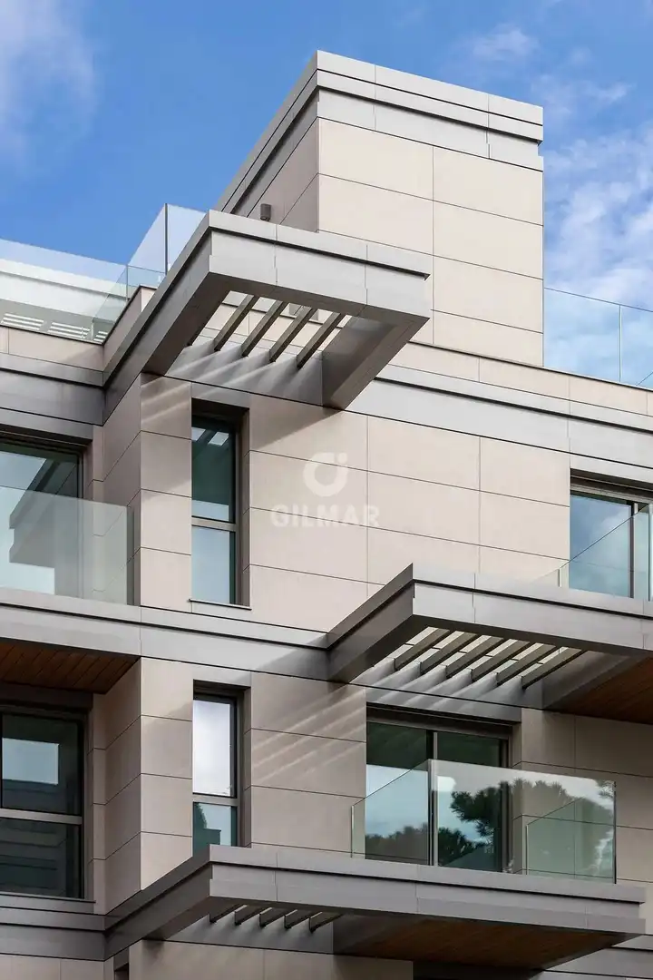 Exterior view of Flat for sale in Madrid  with Heating, Private garden and Storage room