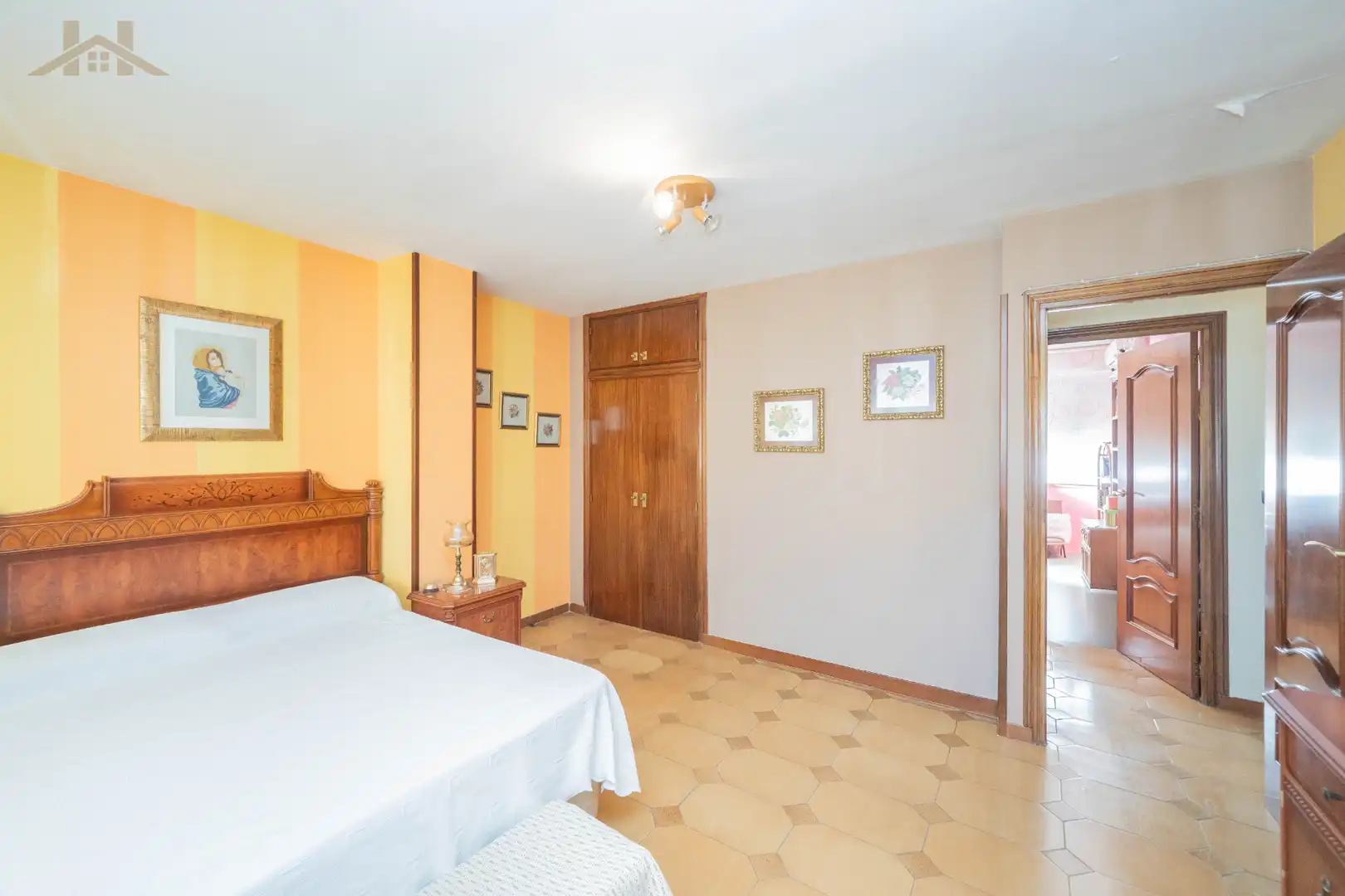 Dormitori de Casa adosada en venda en Pozuelo de Alarcón amb Jardí privat, Terrassa i Traster
