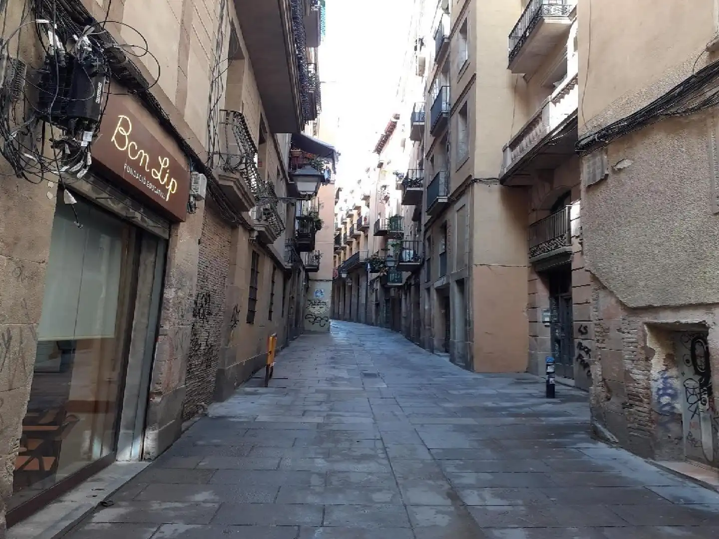 Außenansicht von Wohnung zum Verkauf in Barcelona