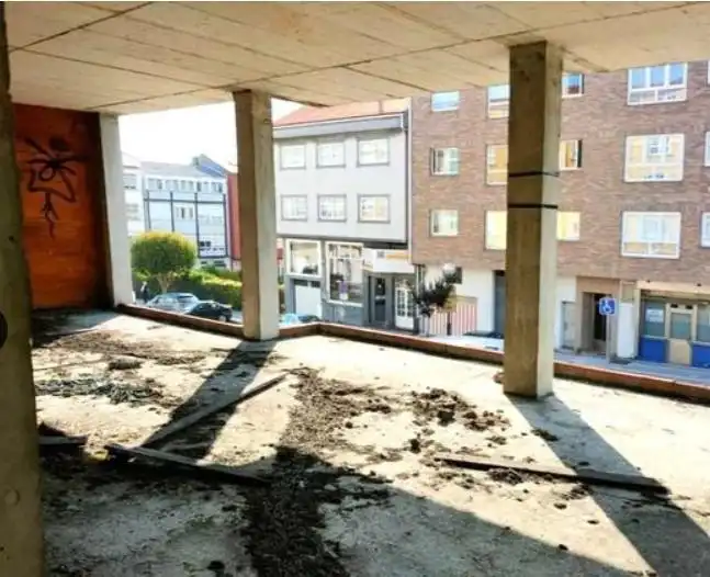 Gebäude zum Verkauf in Travesía de Meicende, 51, Pastoriza
