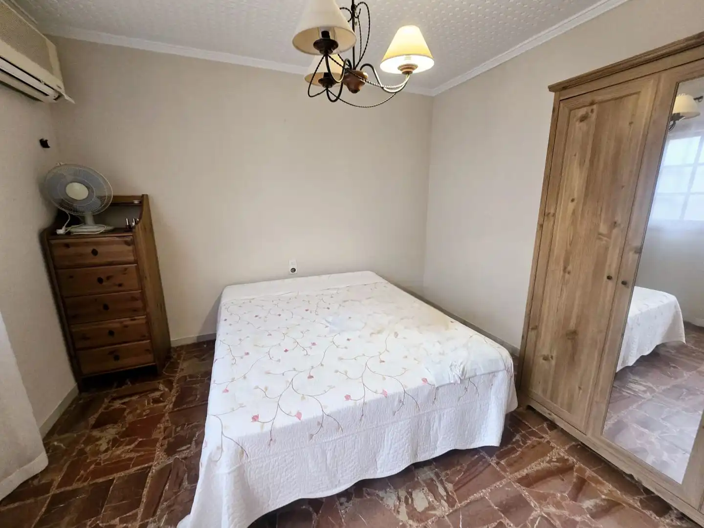 Habitación de Casa o chalet en venta en Alcalá de Guadaira con Aire acondicionado