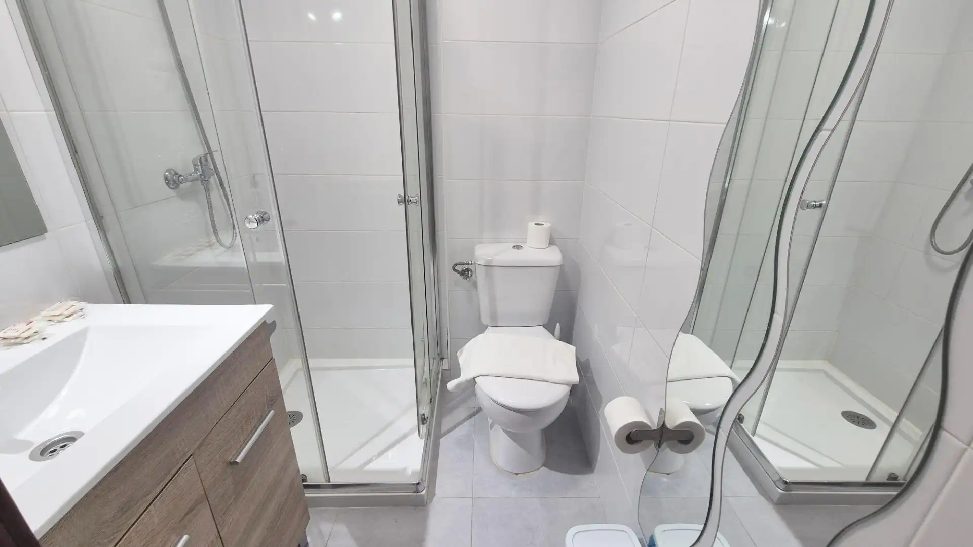 Baño de Estudio de alquiler en Salamanca con Calefacción, Amueblado y Balcón