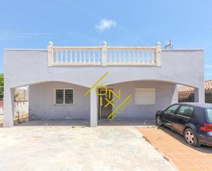 Exterior view of House or chalet for sale in Vilanova i la Geltrú  with Heating, Private garden and Terrace