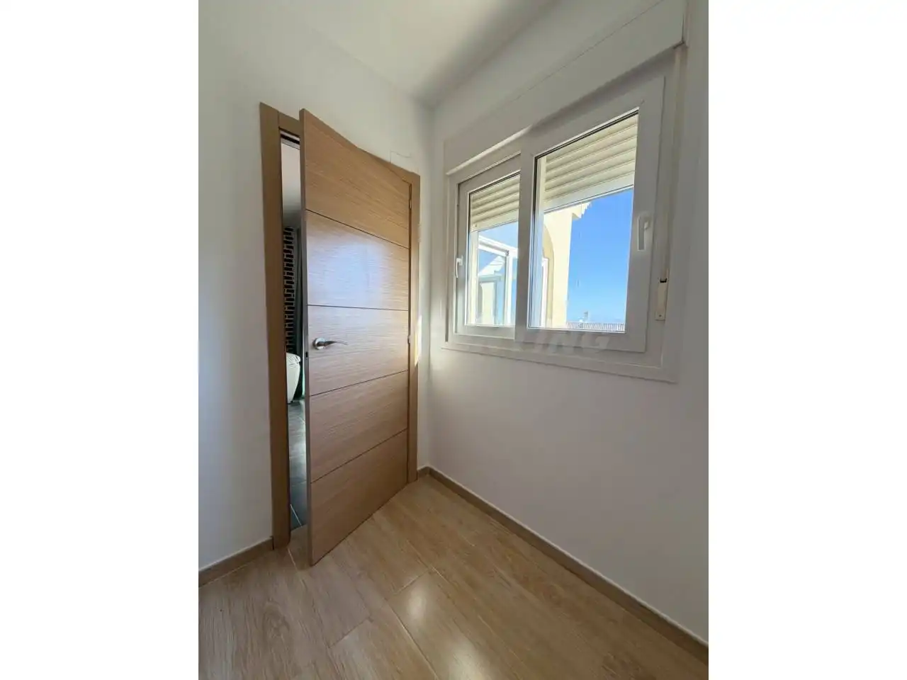 Habitación de Piso en venta en La Línea de la Concepción con Terraza, Amueblado y Alarma