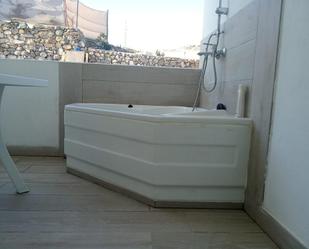 Bathroom of Apartment to rent in San Bartolomé de Tirajana  with Air Conditioner and Private garden