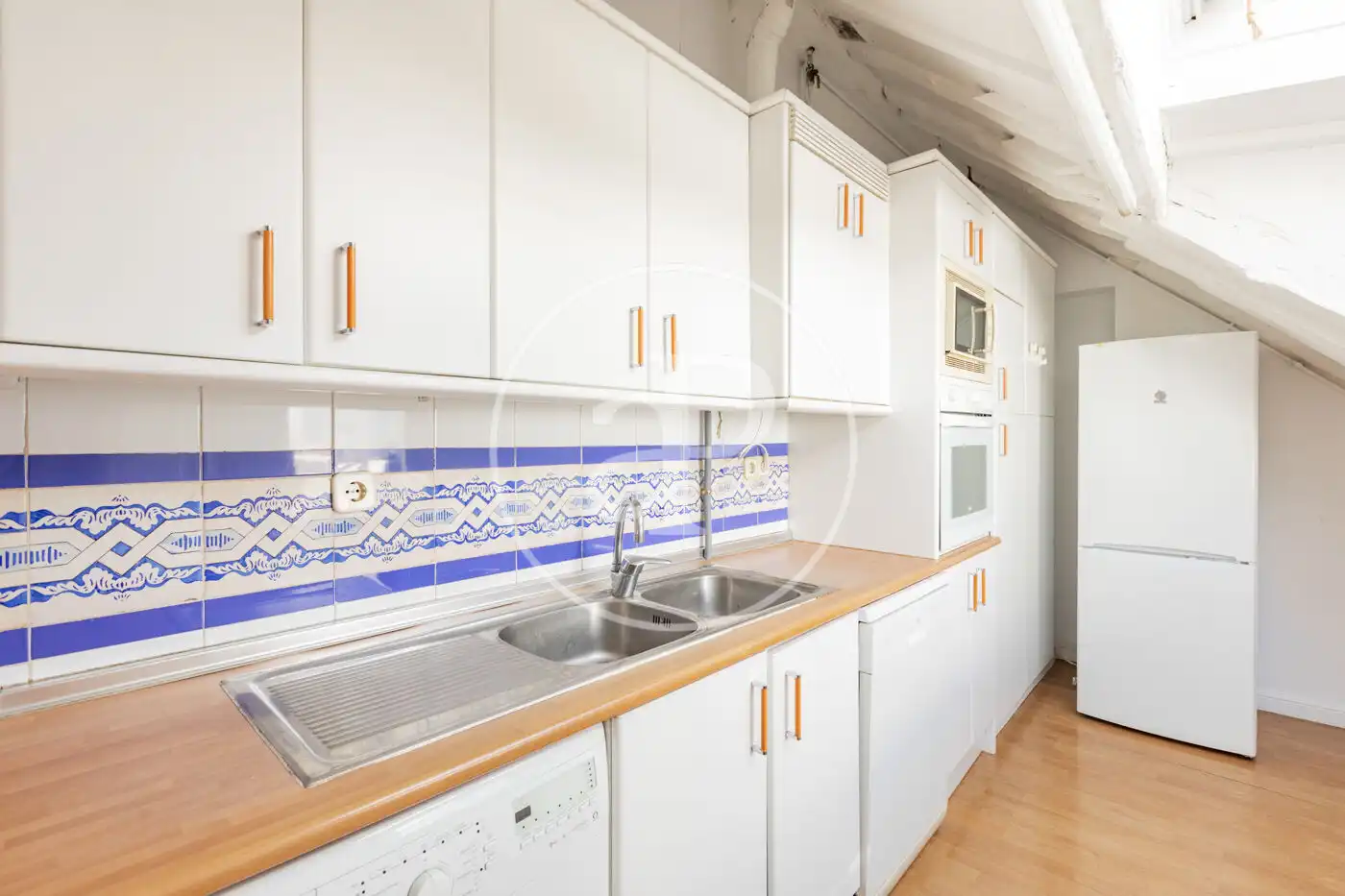 Kitchen of Flat for rent in Madrid  with Air Conditioner, Heating and Terrace